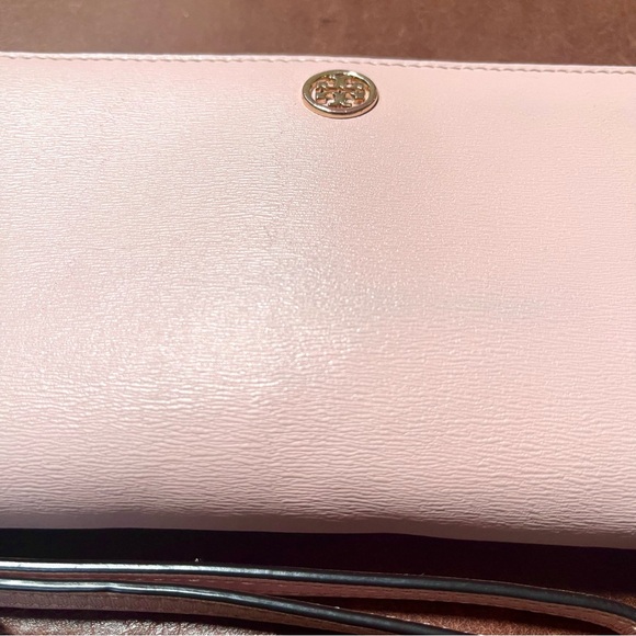 Tory Burch Continental Wallet In Pale Pink Color - Picture 10 of 16